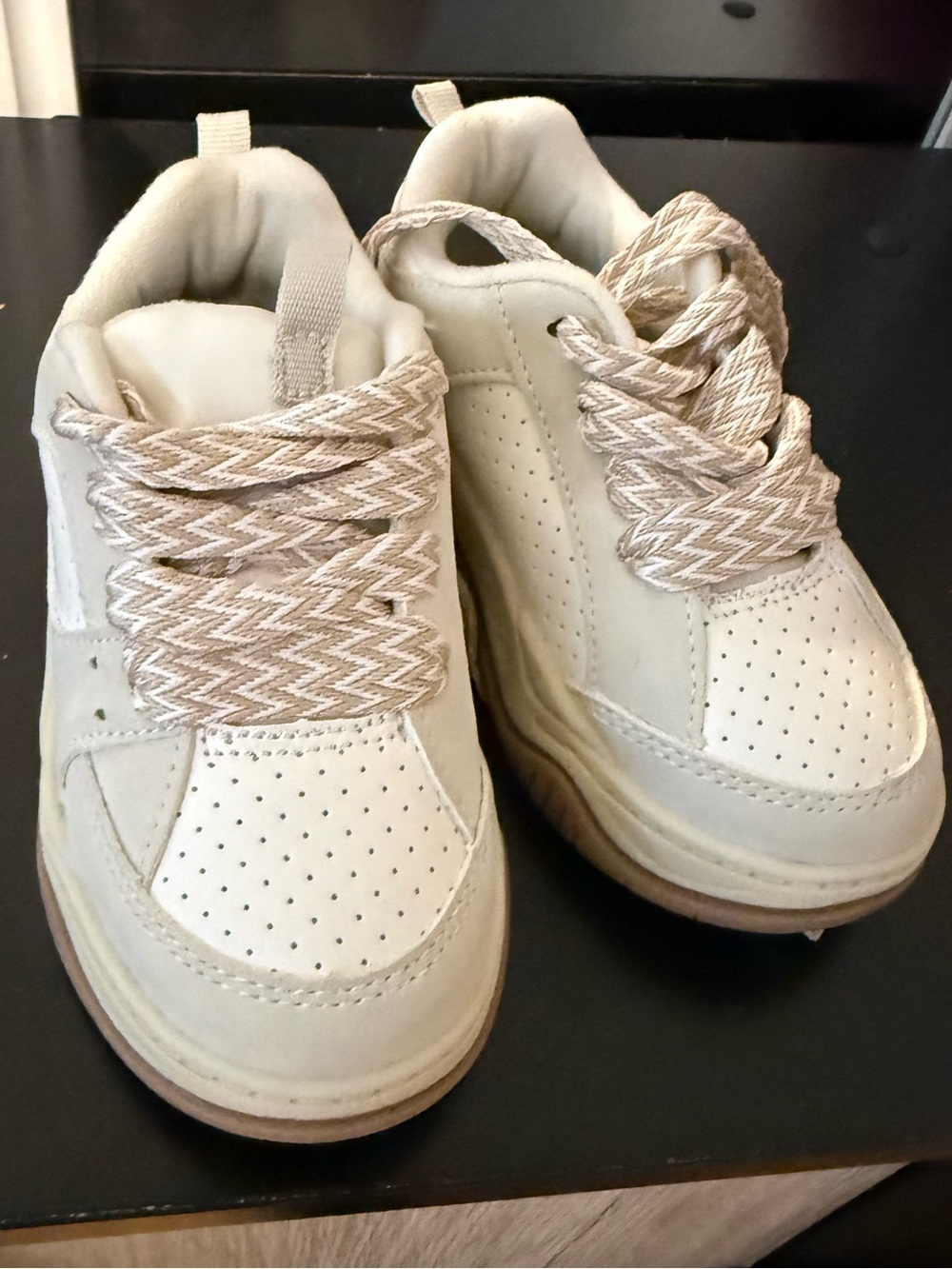 OshKosh B'gosh Cream/Tan Kids Sneakers with Patterned Laces